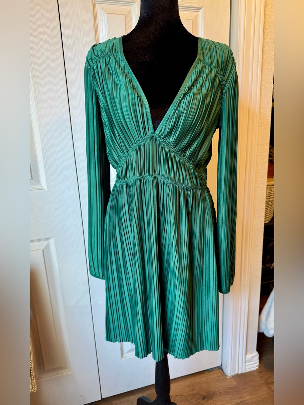 Zara Long-Sleeve Emerald Green Pleated V-Neck Dress